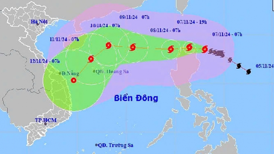 Typhoon Yinxing gains force, heads for East Sea